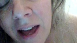 Sexy babe zingt een liedje Brenda Jusrices