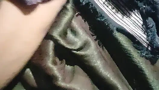 Istri pamer memek sempitnya sama suaminya