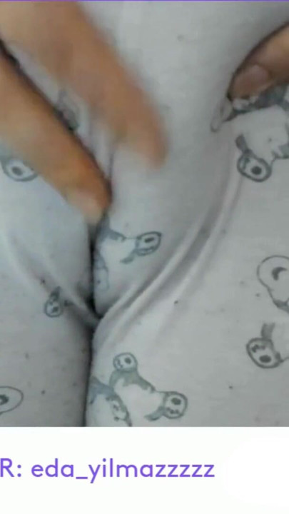 CAMELTOE- MASTURBATION IN PAJAMAS- PUFFED PUSSY- TURKISH PORN | Clip 1
