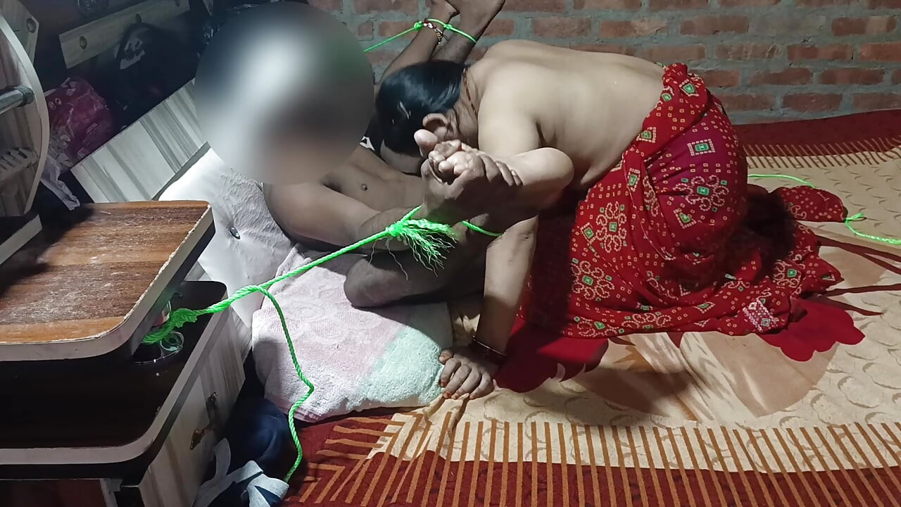 Napalony szwagier rżnie piękną, świeżo poślubioną bhabhi