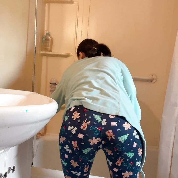 feel dirty skin she go to shower