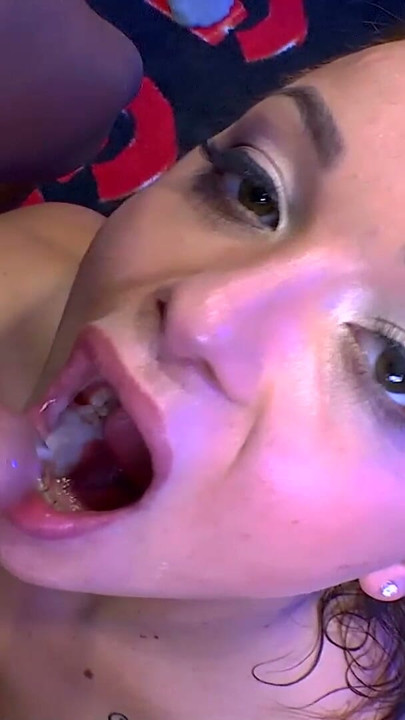 Daphne Klyde- Die Spermainvasion T 2 | Clip 3