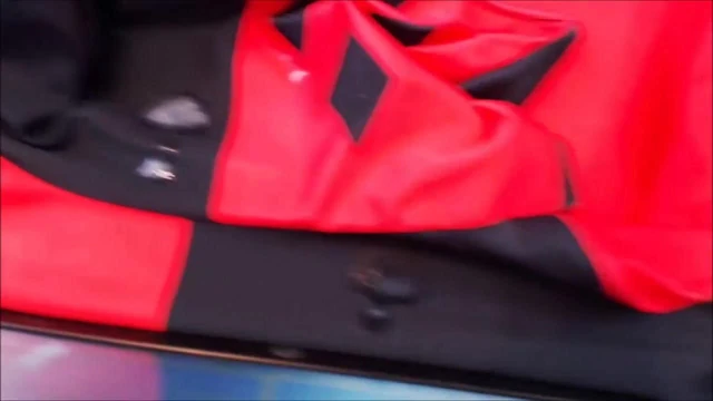 Shemale Cumshot
