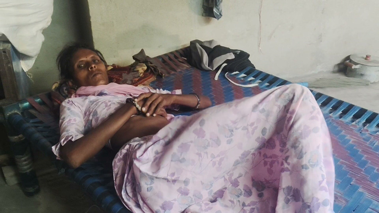 Desi Babi Bangali Ghar per Koi nahin Hai