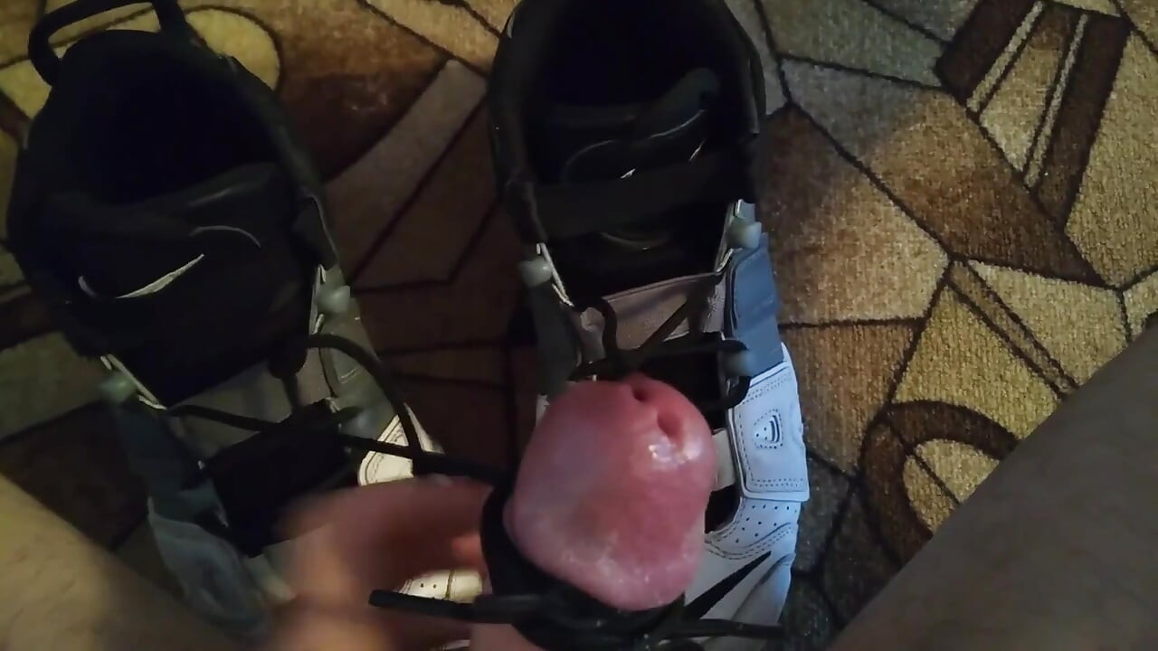 Nike uptempo รองเท้าผ้าใบมัดกับควยกู