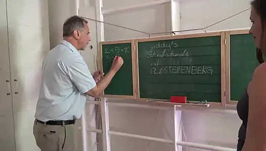 Guru matematika sadis dan profesor kejam menghukum gadis kampus!
