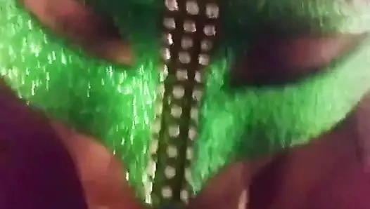 Грязный рот в маске!