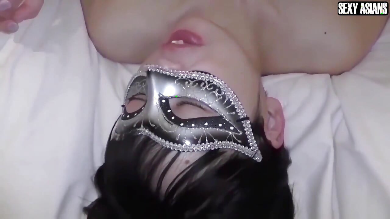 Forgotten Pleasure Returns. Married Beauty Smiles While Asking for One More Intimate Lesson Again.