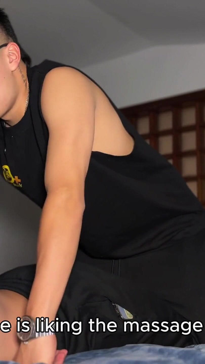 Colombian guy I met at the airport offered me a massage at my hotel, we ended up having sex and a big orgasm - | Clip 1