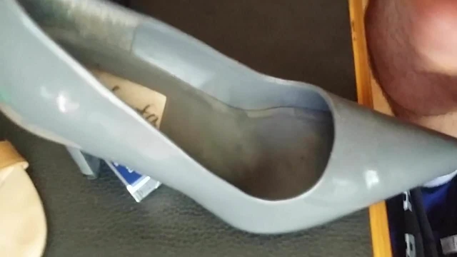 pointy grey heel cumed