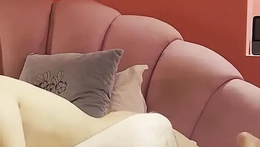 Lulu Wild - горячую азиатскую спиннерку трахают грубо и получают кримпай в дешевом отеле любви