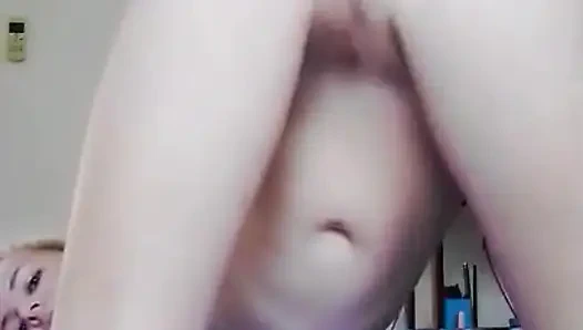 Video seks anal pertamaku