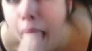 Blond milf dziwka facefucked twarzy