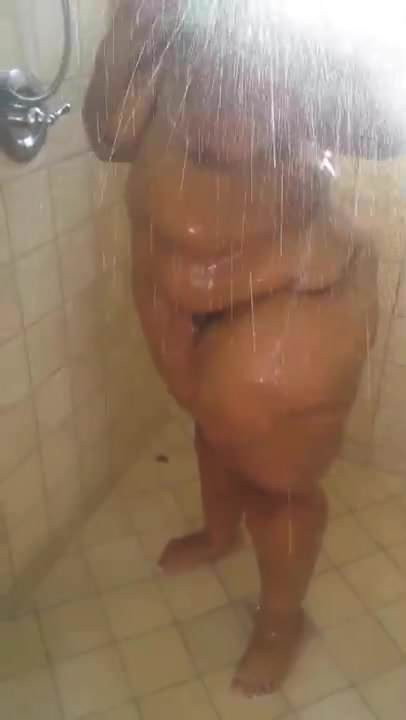 BBW Soft Booty In Shower