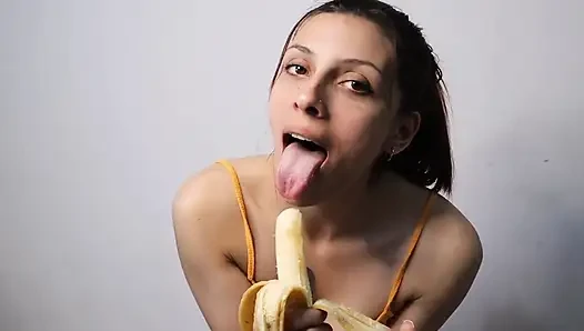 Götümle muz milkshake yapıyorum