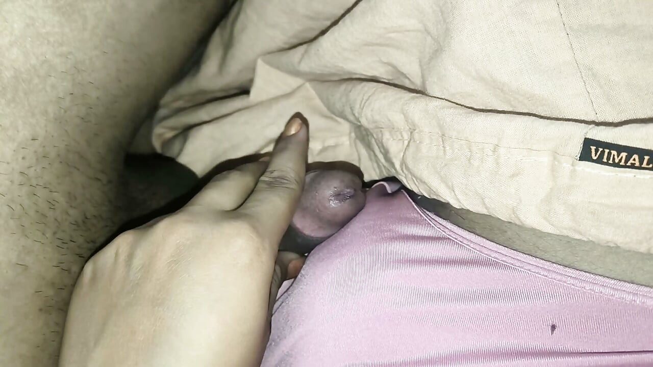 Kavita bhabhi apne boyfriend ke sath bedroom me sex karti hui