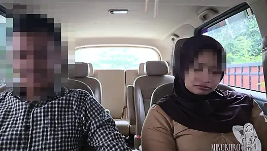 Tesettürlü öğrenci (18+) şeker babasından yeni bir viral cep telefonu almasını istiyor - minokiiko