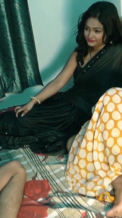 Epic moment from "Do Bhabi Ek Naukor Full Movie."