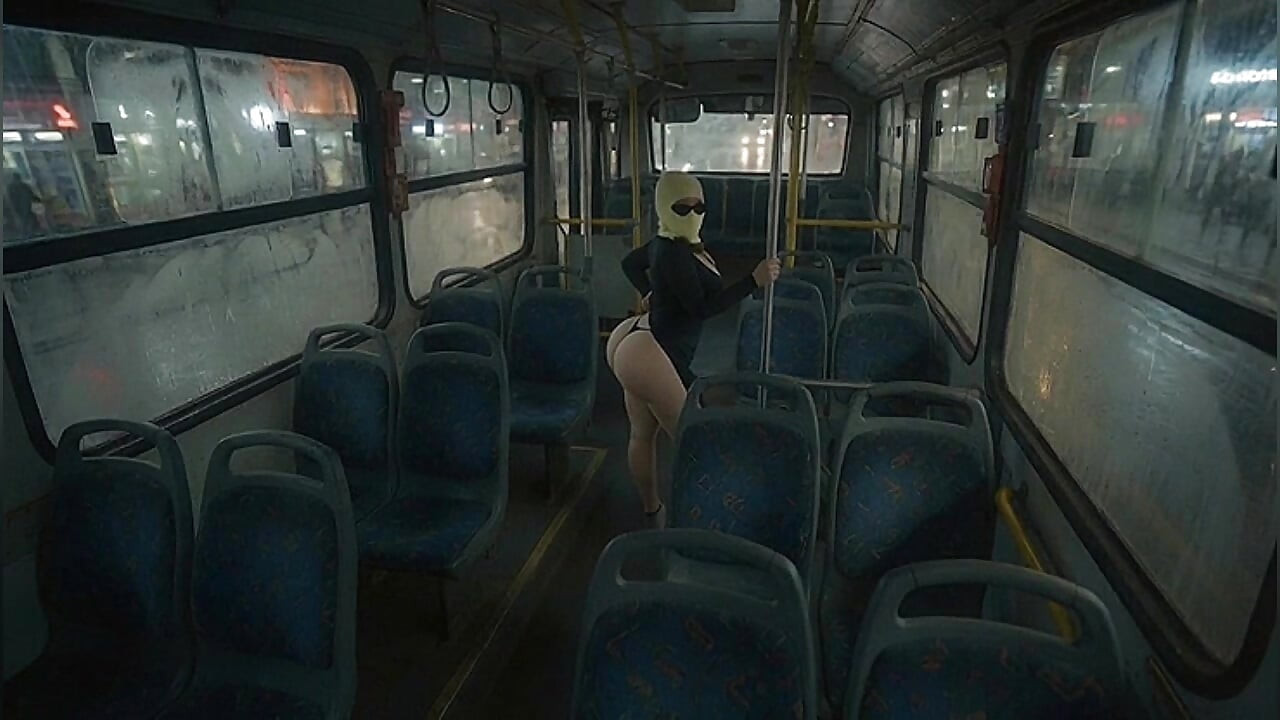 Petite Big Ass Girl Twerking in Tight Black Leggings on the Bus