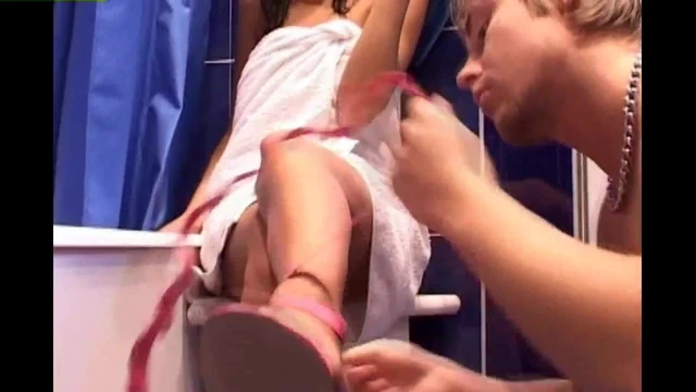 JDT19: Lick my FeetBitch02