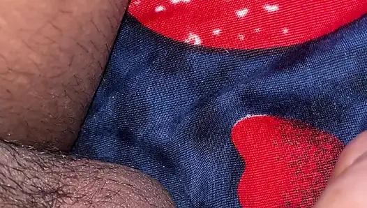 TÜM DOĞRU YERLERE SÜRTÜNÜYOR