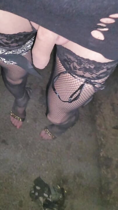 2 crazy women💀go to show off in the forest of Sénart, very late at night. ETIOLLES VaneSsaBiTCHx