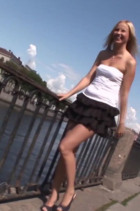 Blonde teen's morning started with anal sex