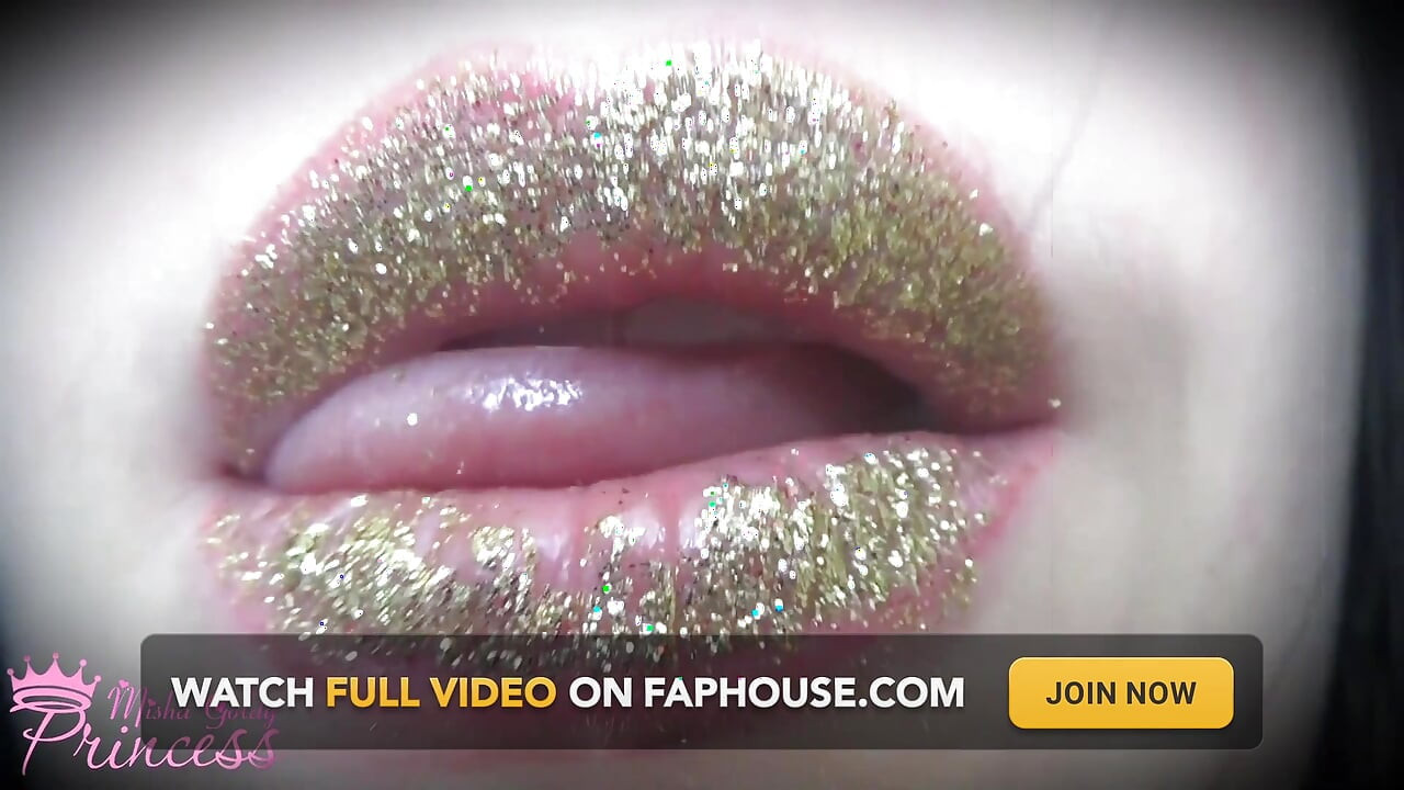 The most mesmerizing  golden lipstick