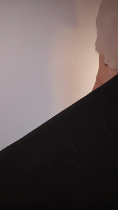 I must have come at the wrong time The slutty masseuse went too far and had an orgasm | Clip 1