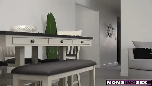 Stepmom Helps Me Sharpen up My Game - S19:e9