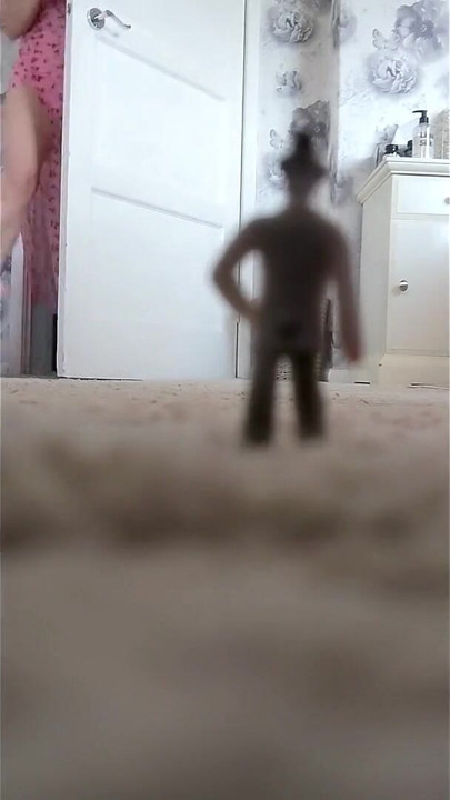 巨人：娇小可悲的被抓住