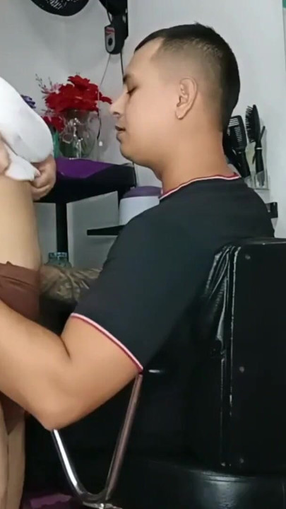 I went to motilize my hair and the very horny one only rubbed her big tits on my face | Clip 1