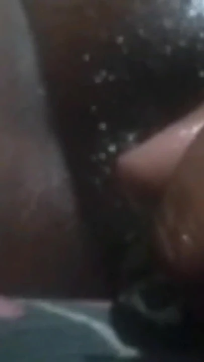 Moment cheie de la "Așa am pus castravetele în cur, mi-am pus pământ în pizdă și am eliberat-o eu singură în fiecare seară"