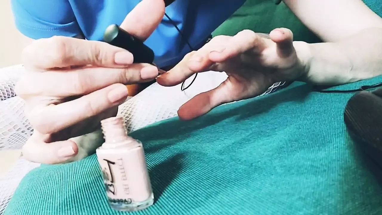 Pinté las uñas. Asmr