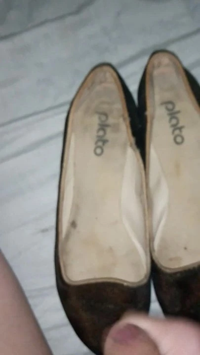 Cum in finder flats