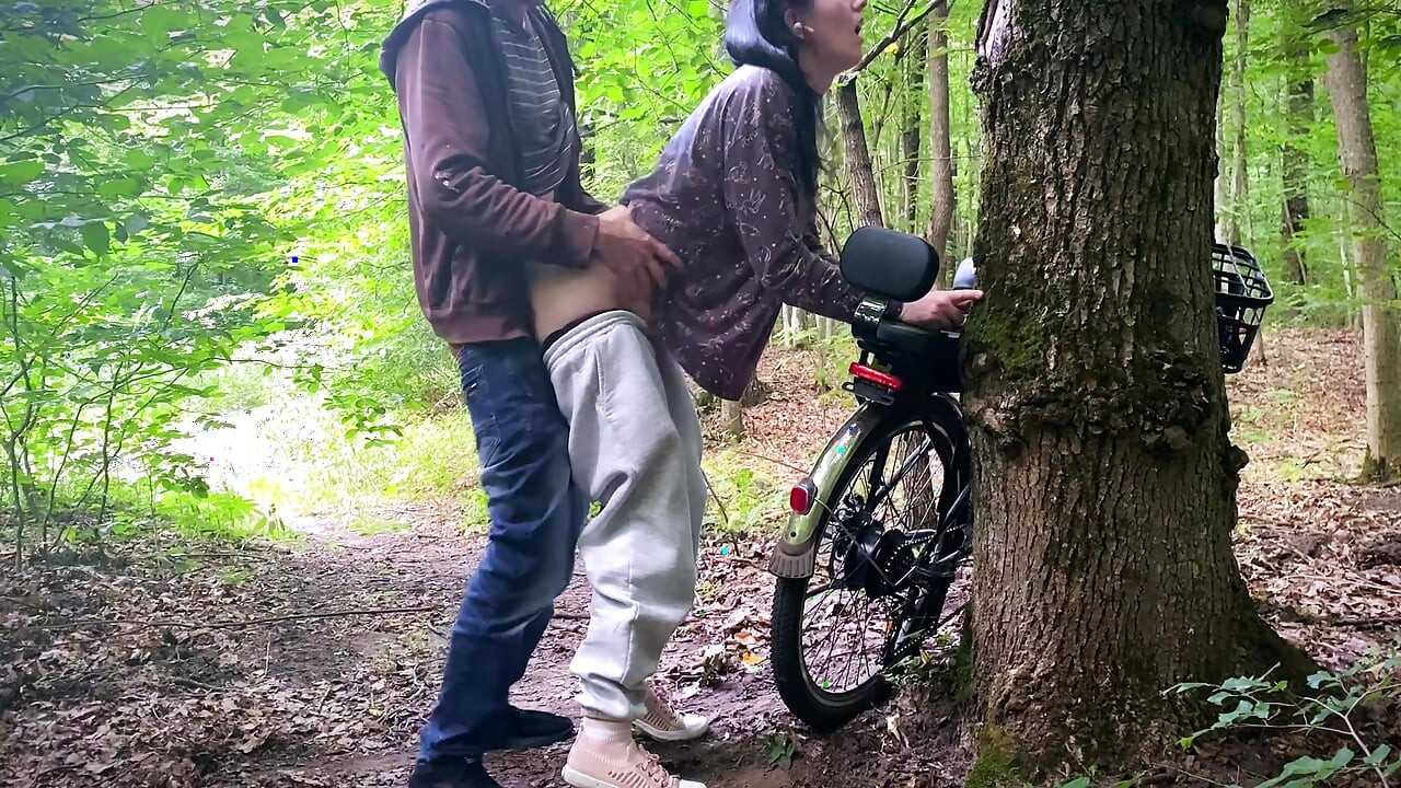 Helped a cutie fix her bike in the middle of nowhere and she thanked me with a juicy outdoor doggystyle & swallowed all my cum