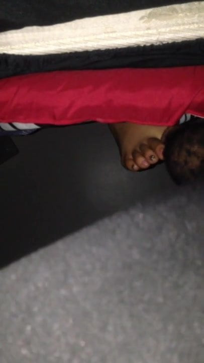Pretty  toes sucking