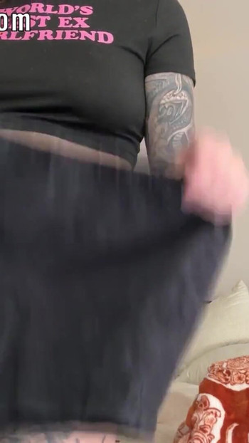 NINCS VÁGÁS Elizabeth's Twerking rövidnadrágban próba (MINDEN rövidnadrágban twerkel) | Klip 1