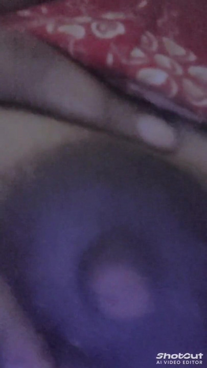 Bhabhi ji ke milky white boobs bhabhi ne blanket ke andar dudu ko dabaya | Clip 1