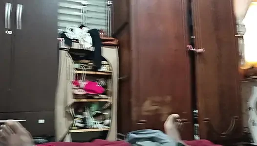 Aku akhirnya muncrat padanya