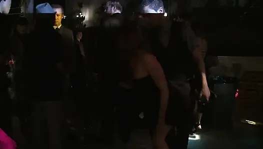 Gadis remaja toket kecil ngentot sama cowok sange di pesta rumah