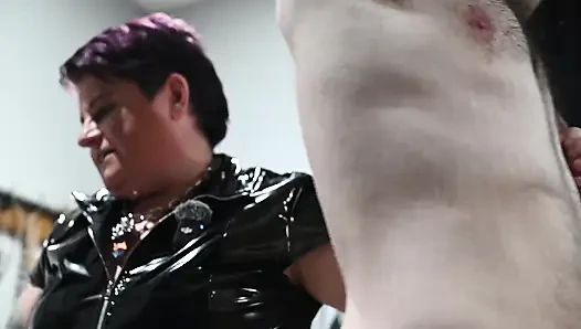 Sesi ketaatan dan kontrol sensual