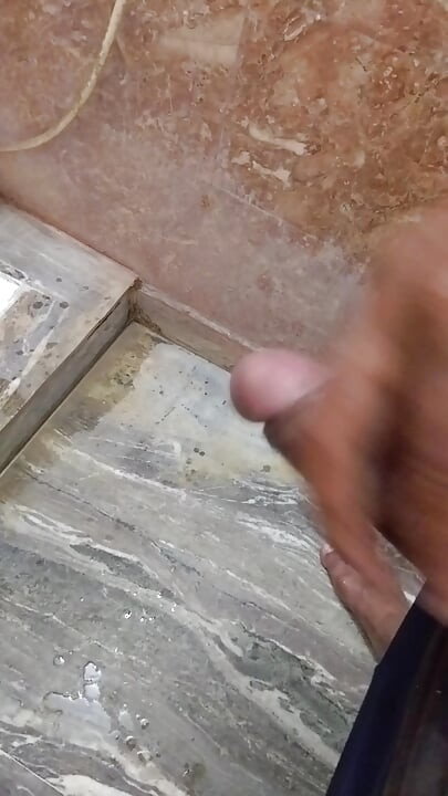 Bhabhi ke naam mein mutthi mardi
