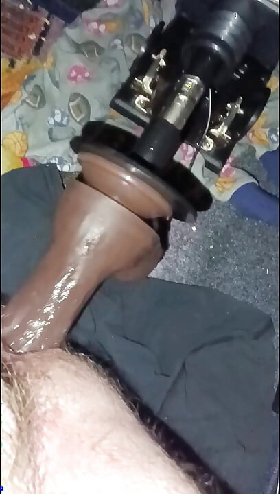 الخنثى الحصول على الملاعين بواسطة آلة