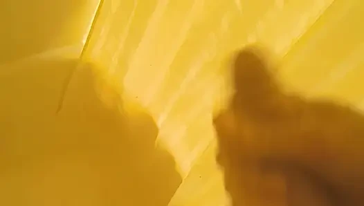 Banyo aşkı, boşalmam için beni sıvazlıyor