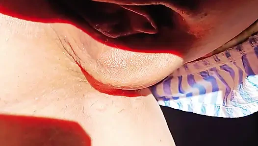 Lihat memek luarku yang besar dan tebal