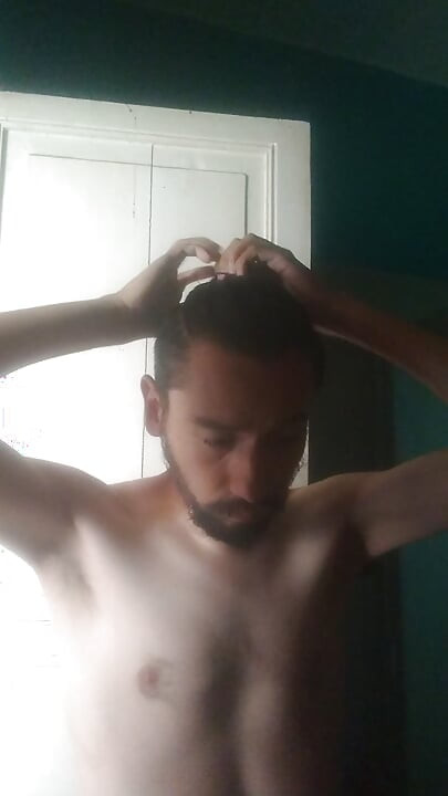 Mi registro mentre faccio skincare la mattina