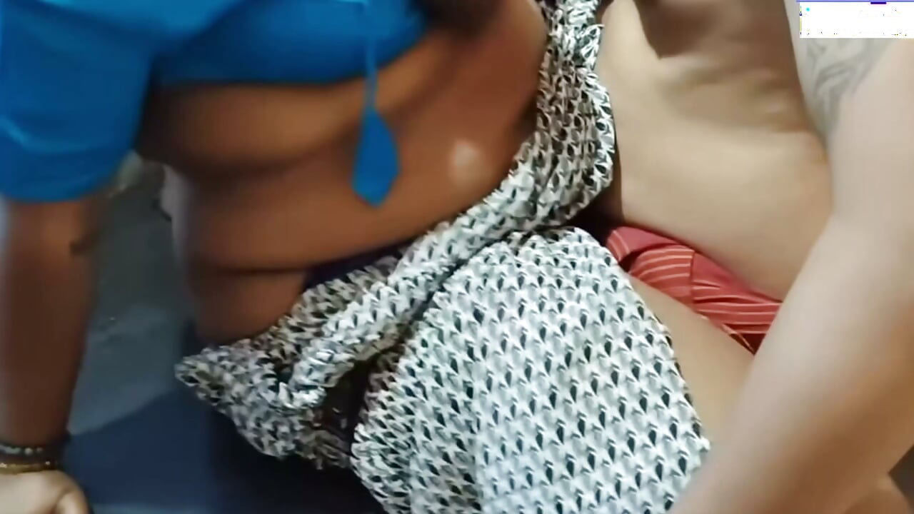 Chachi ke bade bade dodh dekh kar jabbar dasti ghori bna kar pela