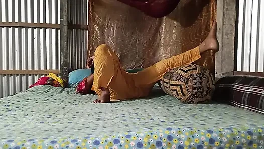 Üvey desi teyze ile ilk kez köy seksi