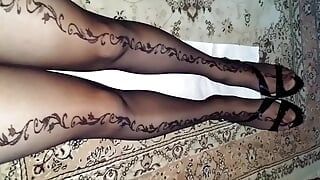79v 4k Patterned Stayup Stockings on Curvy Sexy Legs